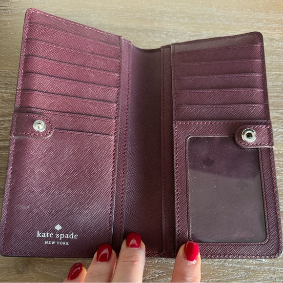 Kate Spade pebbles leather bifold wallet with snap closure. - Picture 5 of 10